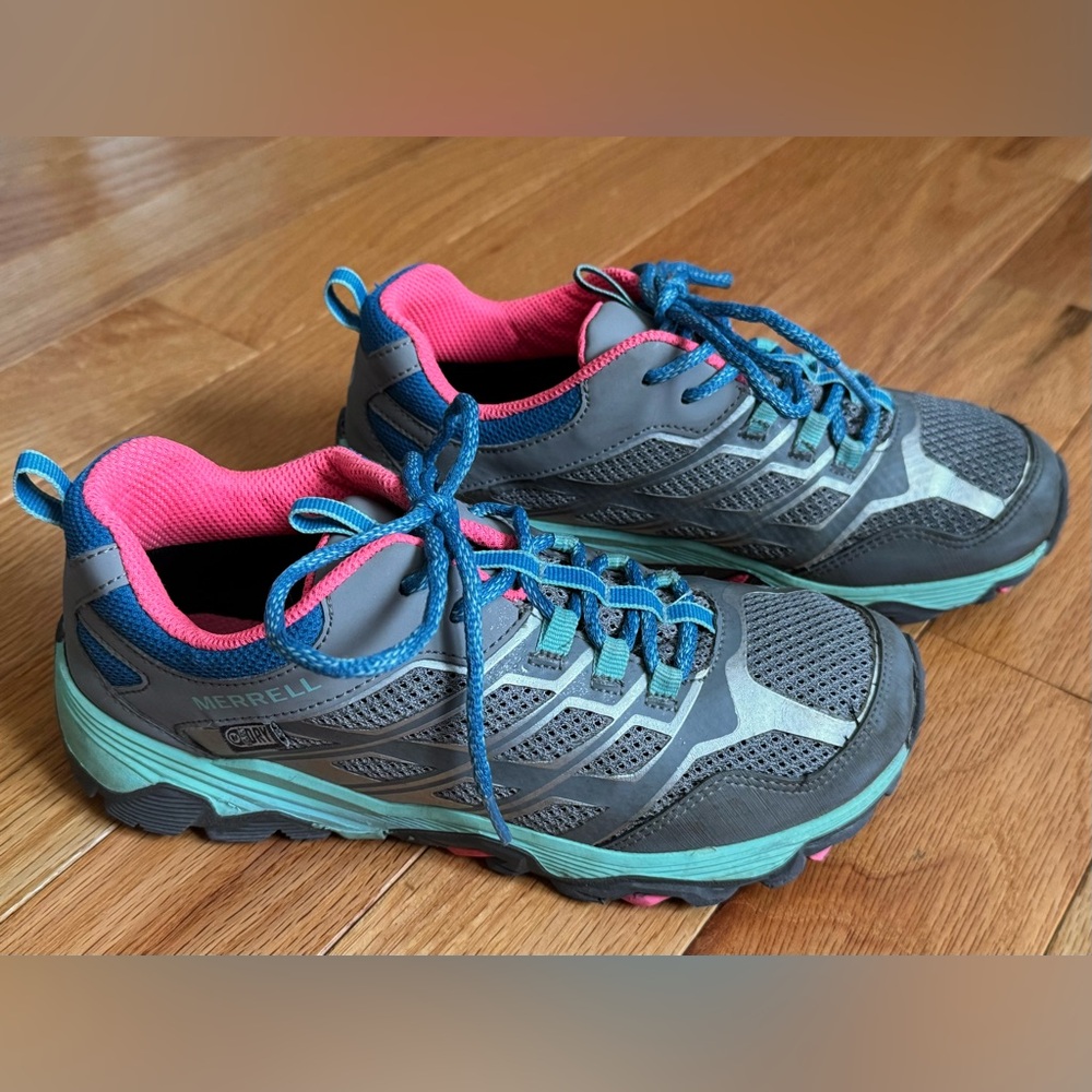 Merrell Moab Waterproof Sneakers, Women’s Size 4, Pink and Gray